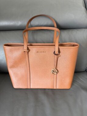 Michael Kors Large Sady Saffiano Leather Tote in Luggage